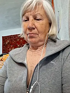 KlaudiaDarling online show from May 11, 8:09 am