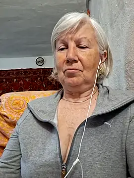 KlaudiaDarling online show from May 11, 2:45 pm