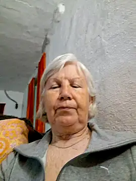 KlaudiaDarling online show from May 14, 7:37 am