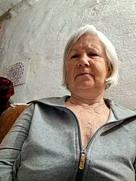 KlaudiaDarling online show from May 14, 9:21 pm