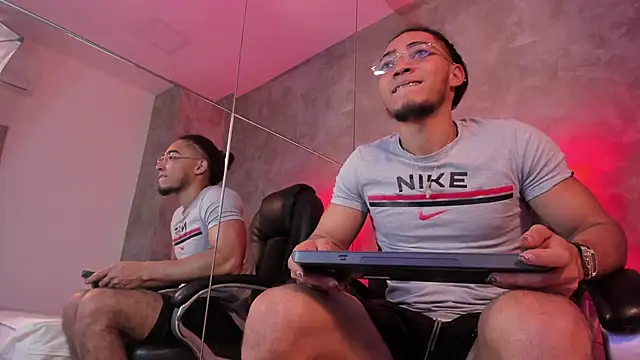 Maximo Zahir online show from February 7, 3:10 am