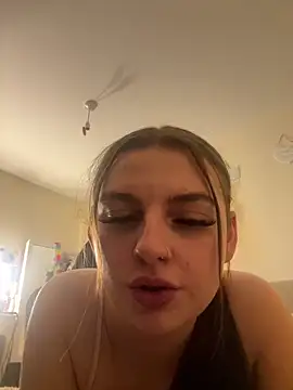 Snapshot of Lola-rosexx chatting on February 20, 12:18 am Lola-rosexx online show from February 20, 12:18 am