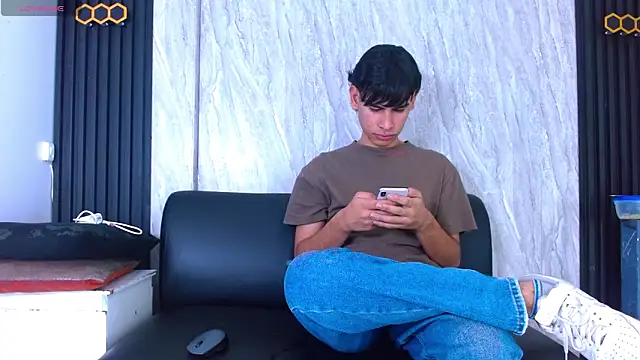 KevinBrooks  online show from February 7, 6:11 pm