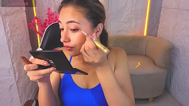 Amy Kerr Tx online show from February 5, 1:05 pm