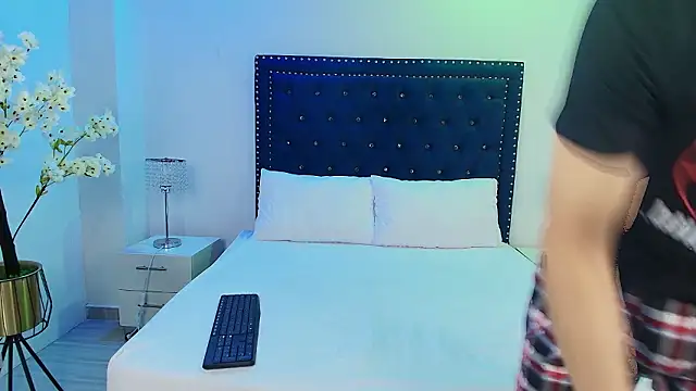 Jaden and sofia online show from March 6, 3:58 am