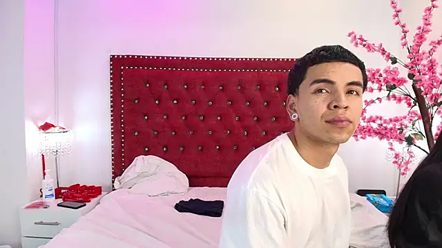 Jaden and sofia online show from May 17, 4:14 pm