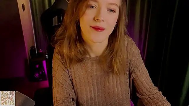 Snapshot of emmasday chatting on February 1, 8:24 am emmasday online show from February 1, 8:24 am