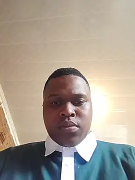 Snapshot of Julio_Don_Dada chatting on June 17, 9:45 am Julio Don Dada online show from June 17, 9:45 am