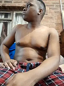 Snapshot of Julio_Don_Dada chatting on July 1, 11:26 pm Julio Don Dada online show from July 1, 11:26 pm
