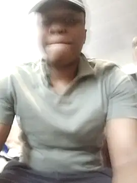 Snapshot of Julio_Don_Dada chatting on July 17, 6:09 am Julio Don Dada online show from July 17, 6:09 am