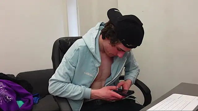 Daniel Shawnn online show from April 3, 12:47 pm