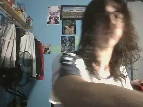 Snapshot of Alex-nerd20 chatting on August 6, 1:40 am Alex-nerd20 online show from August 6, 1:40 am