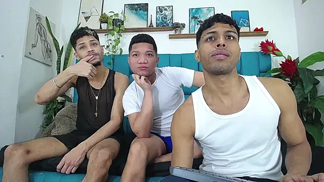 Interracial Snow Bunny online show from May 10, 3:28 pm