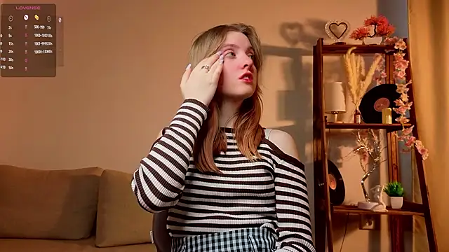 RennaHettes online show from March 29, 1:05 am