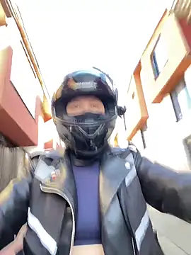 Scarlet auraa online show from March 20, 9:30 pm