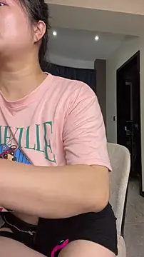 mo-mo-69 online show from May 11, 2:56 pm