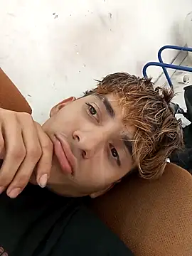 Snapshot of Andy_Kein chatting on March 24, 6:35 pm Andy Kein online show from March 24, 6:35 pm