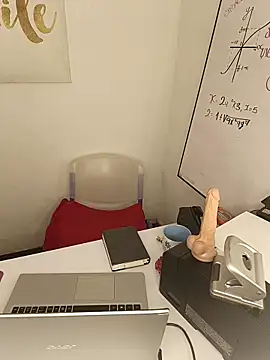 MarianaMonsalve  online show from February 12, 3:01 am