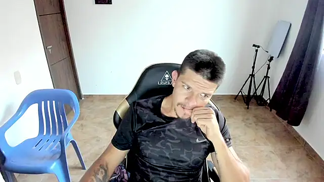 Snapshot of sexcolombia20 chatting on March 23, 10:58 pm sexcolombia20 online show from March 23, 10:58 pm