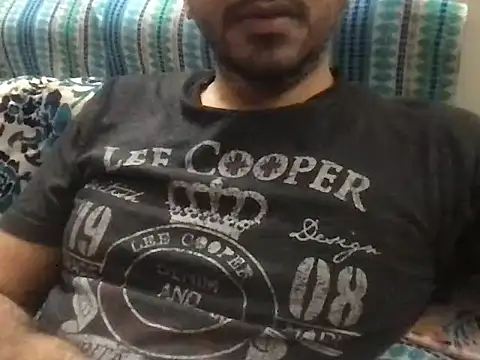 Snapshot of sundar85m chatting on February 4, 6:25 pm sundar85m online show from February 4, 6:25 pm