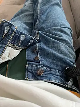 Snapshot of sexyschiavo chatting on March 21, 4:32 pm sexyschiavo online show from March 21, 4:32 pm