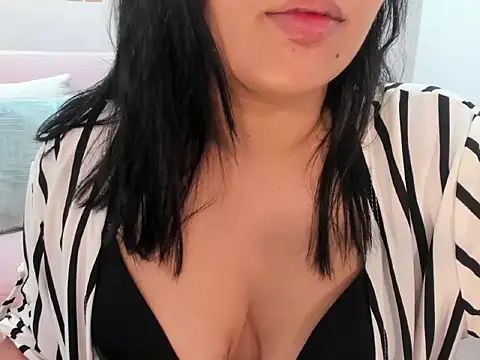 Snapshot of RavenPeachy chatting on January 9, 8:21 pm RavenPeachy online show from January 9, 8:21 pm