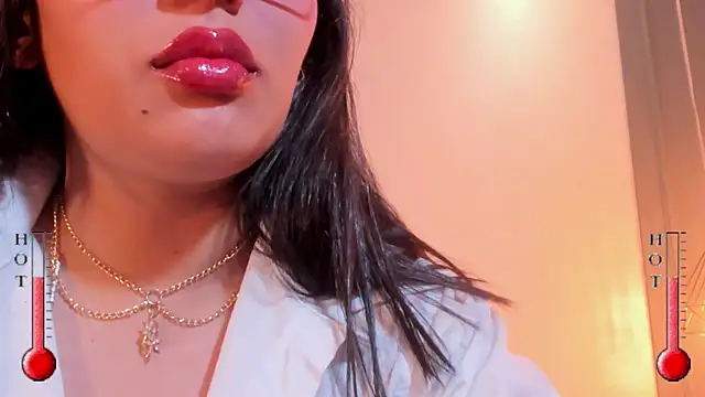 Snapshot of RavenPeachy chatting on February 11, 4:17 am RavenPeachy online show from February 11, 4:17 am