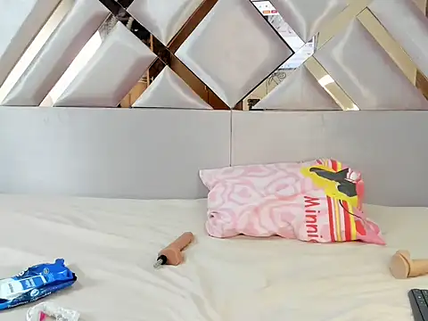 Snapshot of MiaKleinX chatting on March 23, 10:14 pm MiaKleinX online show from March 23, 10:14 pm