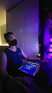 OnlyHand9x online show from March 29, 5:35 pm