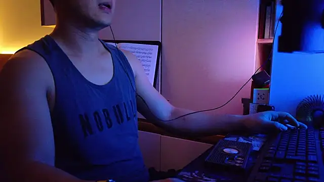 OnlyHand9x online show from July 4, 6:03 pm