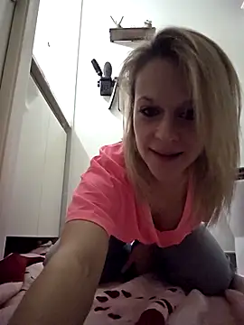 Snapshot of kiwi-orchidee-x chatting on February 13, 11:34 pm kiwi-orchidee-x online show from February 13, 11:34 pm