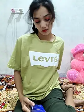 Snapshot of Honey_lily-93 chatting on March 15, 7:47 am Honey lily-93 online show from March 15, 7:47 am