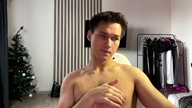 Snapshot of InfernoLustt chatting on February 15, 6:43 am InfernoLustt online show from February 15, 6:43 am