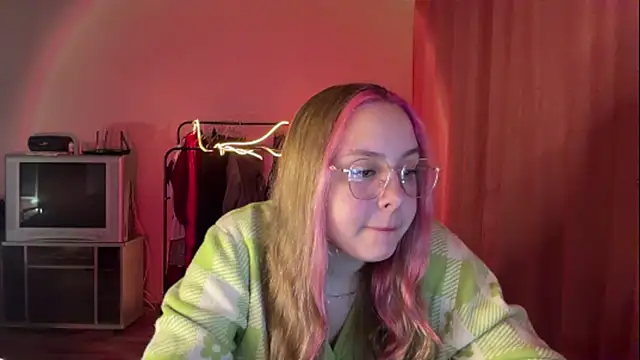 ZoraDearmon online show from February 12, 9:10 pm