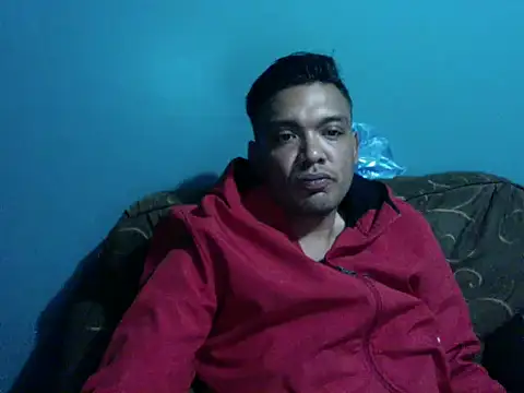 Snapshot of latinomoreno95 chatting on February 15, 3:14 am latinomoreno95 online show from February 15, 3:14 am