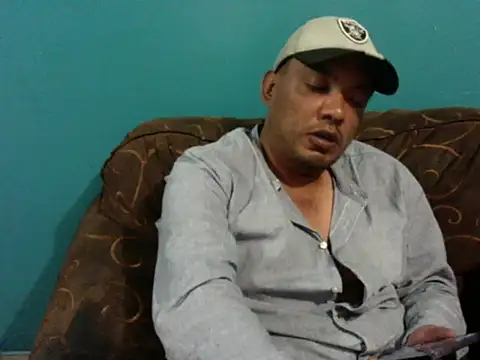 latinomoreno95 online show from May 27, 5:26 am