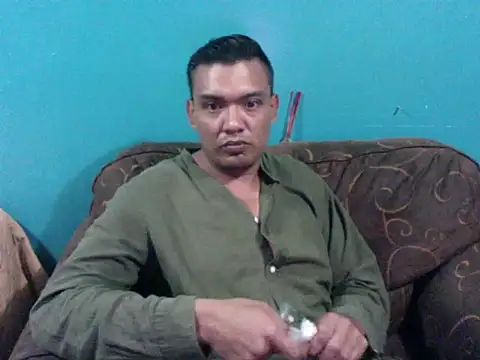latinomoreno95 online show from July 16, 1:33 am