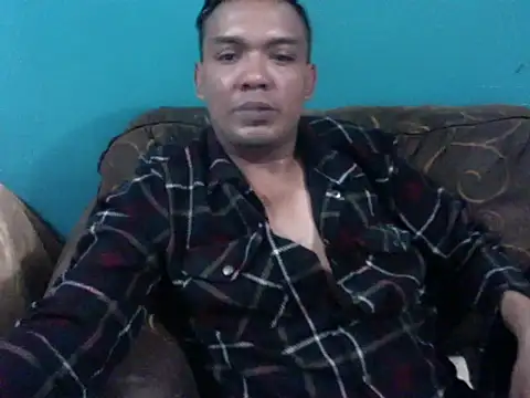 latinomoreno95 online show from July 17, 12:28 am