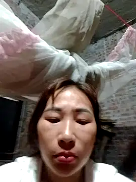 Fading roses online show from March 27, 11:32 am