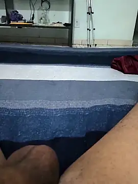 Snapshot of peubaianop19c chatting on March 11, 2:17 am peubaianop19c online show from March 11, 2:17 am