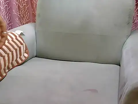 Snapshot of hot-taniya35 chatting on February 4, 9:15 am hot-taniya35 online show from February 4, 9:15 am