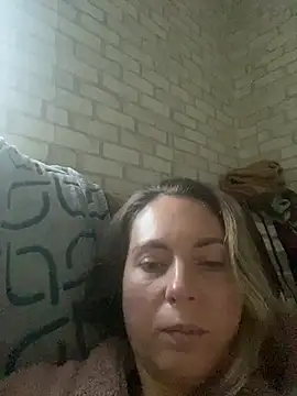 VikiLove765 online show from February 4, 5:24 am