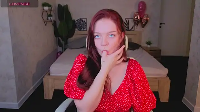 Snapshot of Gloria_Gordon chatting on March 4, 9:37 am Gloria Gordon online show from March 4, 9:37 am