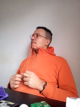 Henrytsuzuki online show from February 1, 3:21 pm