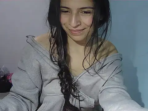 Snapshot of Emily_Gree chatting on April 11, 4:06 am Emily Gree online show from April 11, 4:06 am