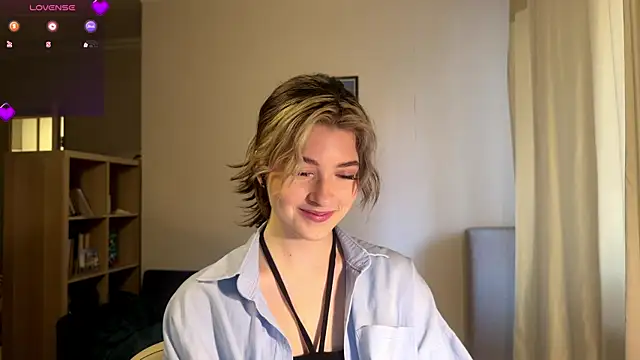 Dia DeAmas online show from May 14, 4:03 pm