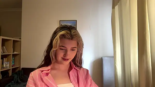 Dia DeAmas online show from May 20, 1:17 pm