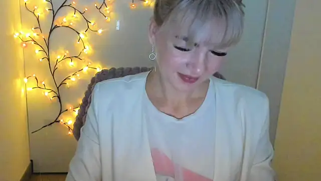 Madonna Fire online show from February 28, 1:01 pm