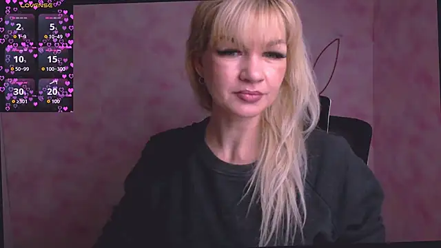 Snapshot of Madonna_Fire chatting on April 23, 11:53 am Madonna Fire online show from April 23, 11:53 am