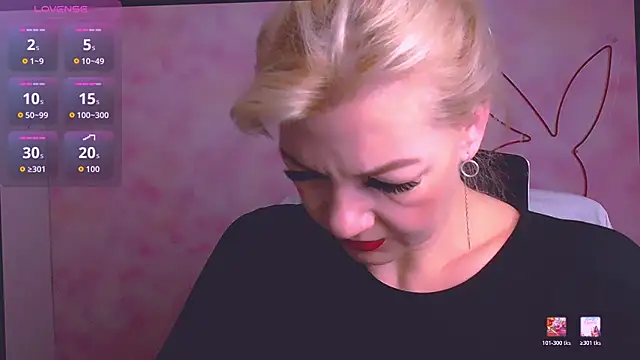 Snapshot of Madonna_Fire chatting on May 14, 12:01 pm Madonna Fire online show from May 14, 12:01 pm